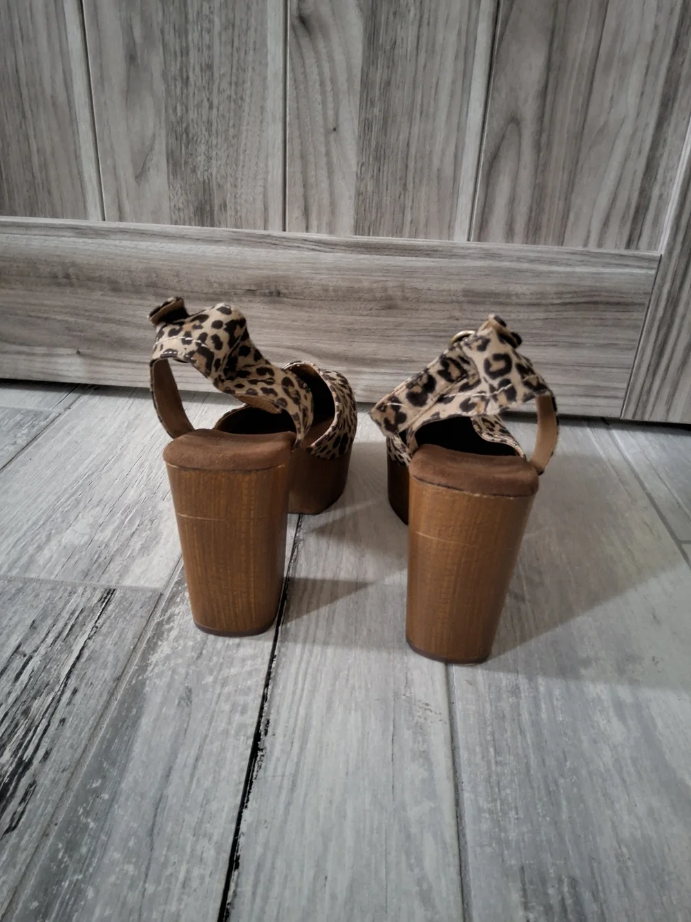 White Mountain Leopard Platform Sandals - Beige/Black